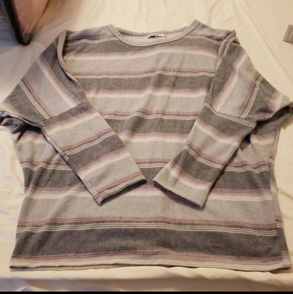 COPY - Andre by Unit dolman sleeve top - Picture 2 of 3